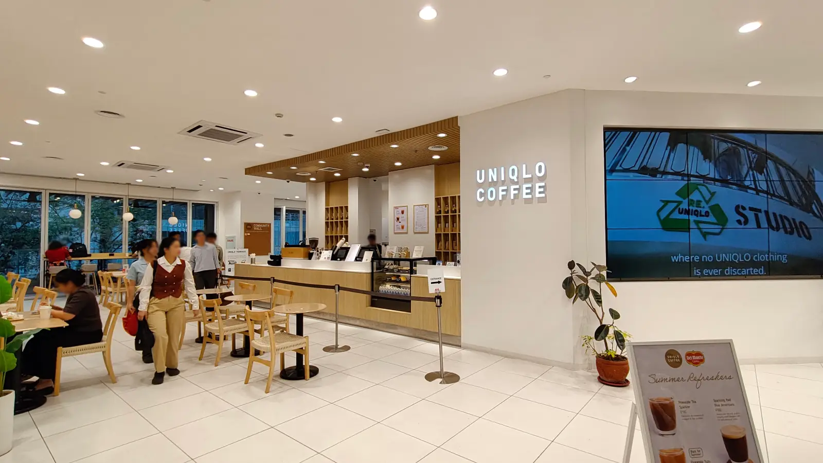 UNIQLO COFFEE in Glorietta